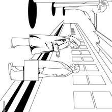 People at the train station coloring page - Coloring page - TRANSPORTATION coloring pages - TRAIN coloring pages