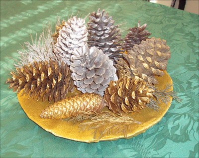 Pinecone Christmas Table Decoration craft for kids