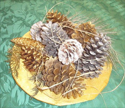 Pinecone Christmas Table Decoration craft for kids