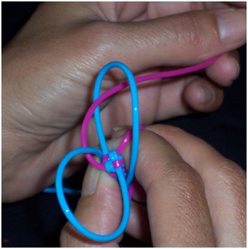 http://images.hellokids.com/_uploads/_tiny_galerie/20140938/scooby-doo-bracelets-craft-for-kids_b6l.jpg