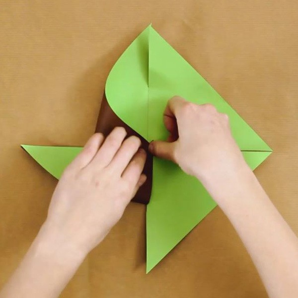 Two-colored paper pinwheel craft for kids