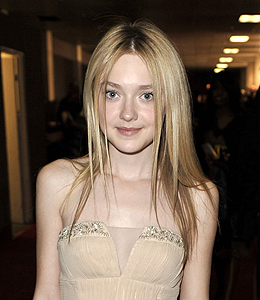 How+old+is+dakota+fanning+new+moon