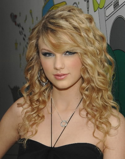 taylor swift. tAyLoR sWiFt P.s I dId NoT