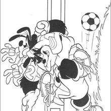 Dingo playing football - Coloring - Disney coloring pages - Dingo coloring book pages