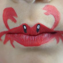 Mouth painting Crab craft for kids