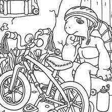 Herriet Turtle and bicycle - Coloring page - CHARACTERS coloring pages - CARTOON CHARACTERS Coloring Pages - FRANKLIN coloring pages - HARRIET TURTLE coloring page